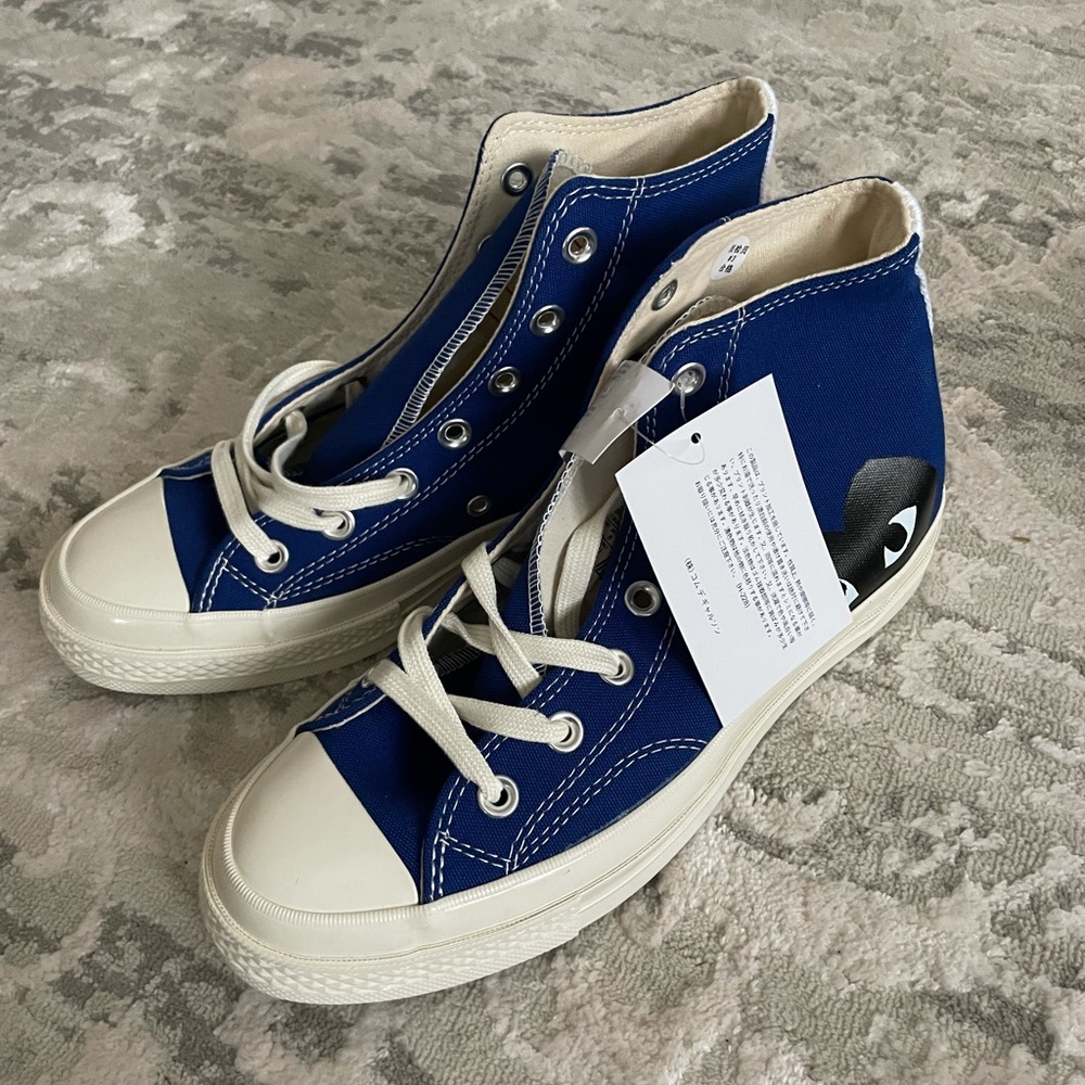 Comme des garcons ‘play’ converse.